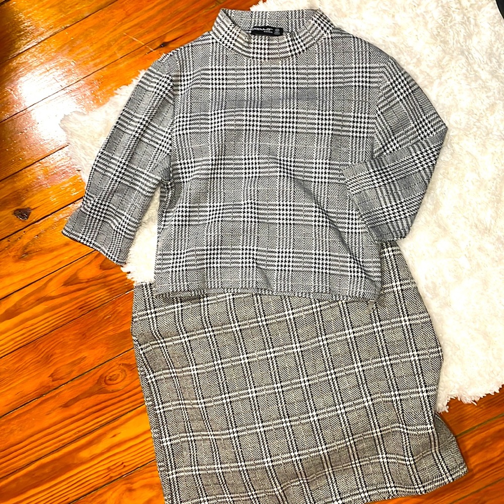 Top & skirt top medium skirt large fits small